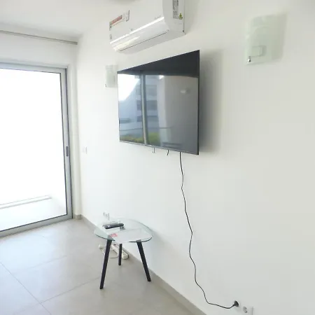 Algarve, Modern T2 Apartment In Lagoa
