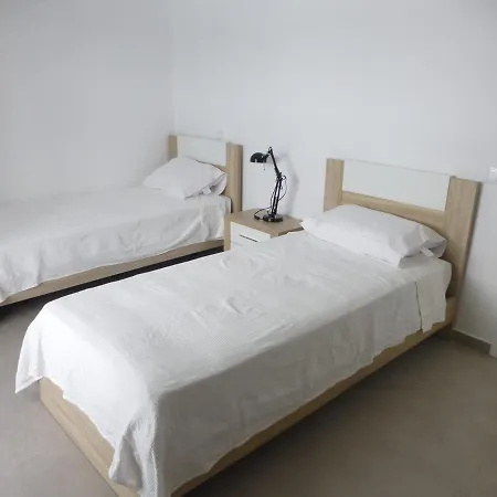 Algarve, Modern T2 Apartment In Lagoa * Lagoa (Algarve)